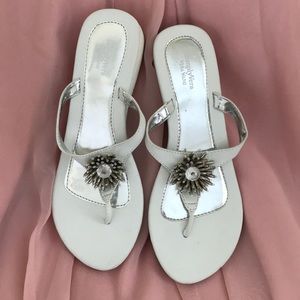 White Simply Vera Sandels